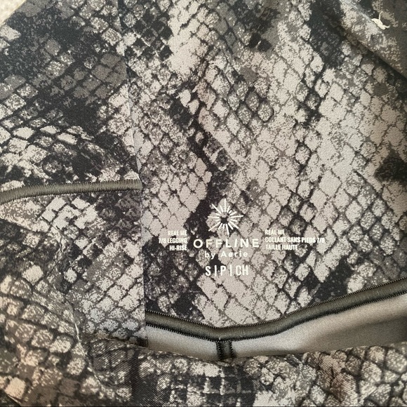 Aerie Offline Real Me Hi-Rise Cross Over Snake Leggings Size Small - Picture 5 of 5